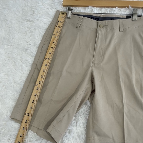 PGA Tour Shorts Men’s Size 32 khaki, golf shorts - Picture 4 of 7